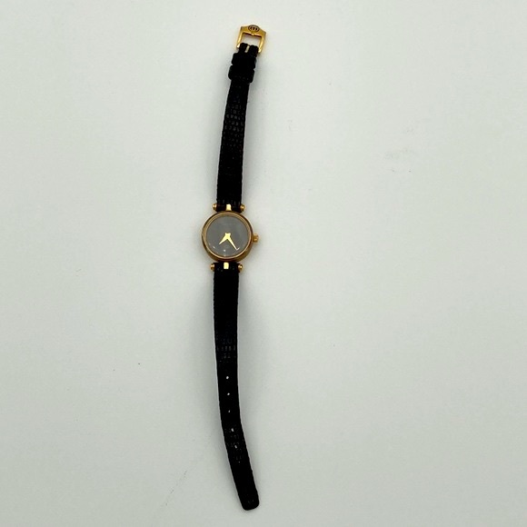 Vintage Ladies Black and Gold Gucci Watch. - Picture 3 of 10